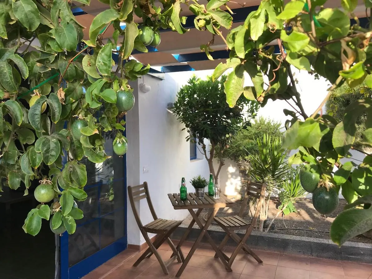 Vivienda Vacacional Delia Castillo 5A contacts